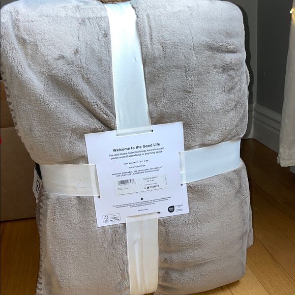 UGG Novah Queen Soft Decadent Plush Fleece Blanket …NWT! - Picture 7 of 10
